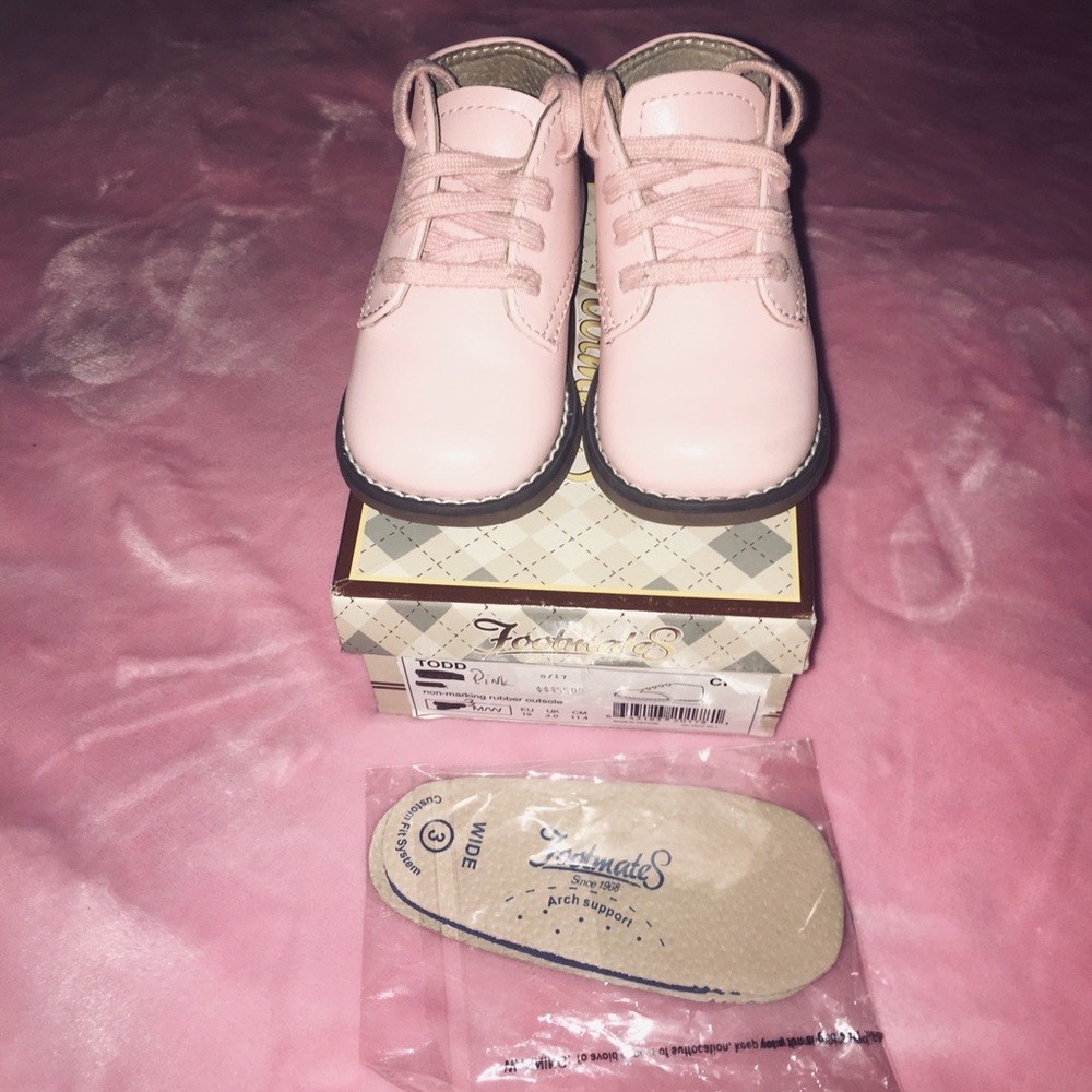 Borger’s Shoes pink & white
